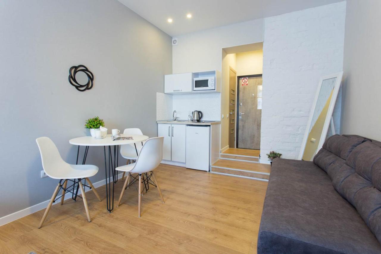 New Studio, Metro Yaroslava Mudroho And Universytet - Chernyshevska Str 95-3 Харьков Экстерьер фото